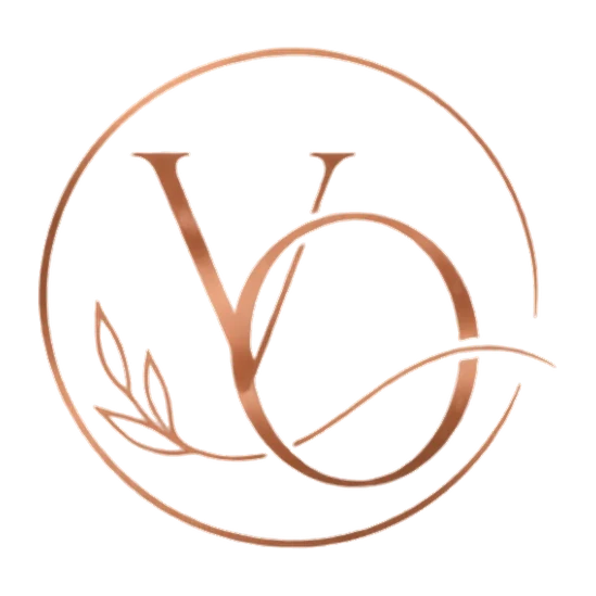 Logotipo Valéria Oliveira Advocacia: monograma VO em bronze